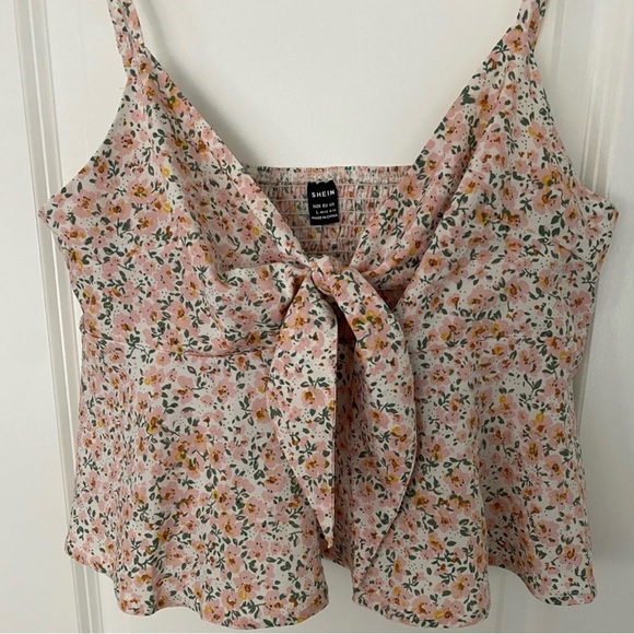 2 SHEIN Tie-Front Top - Picture 7 of 9